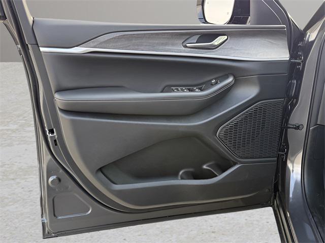 new 2026 Jeep Grand Cherokee car, priced at $46,979