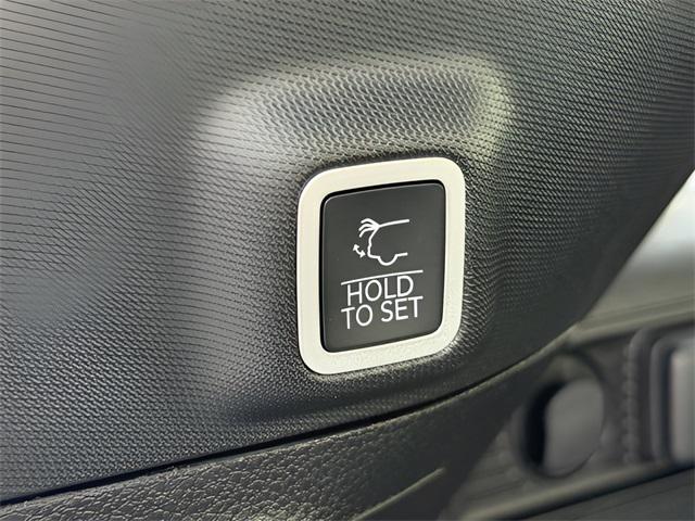 new 2026 Jeep Grand Cherokee car, priced at $46,979