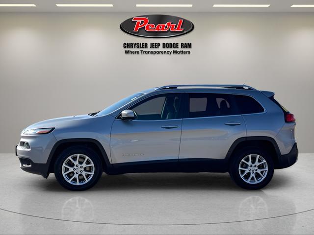 used 2015 Jeep Cherokee car, priced at $7,999