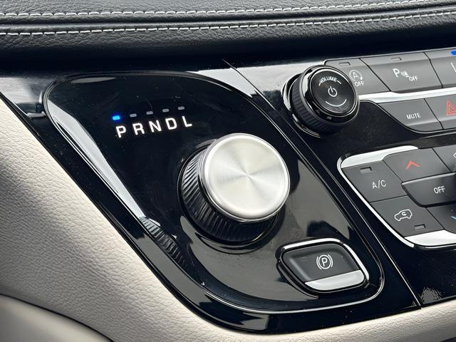 used 2024 Chrysler Pacifica car, priced at $38,177