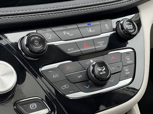 used 2024 Chrysler Pacifica car, priced at $38,177