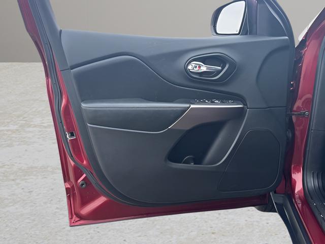 used 2021 Jeep Cherokee car, priced at $18,999