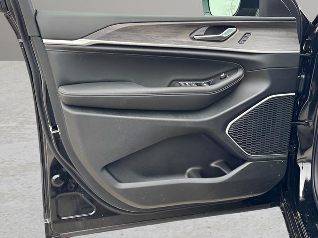 new 2026 Jeep Grand Cherokee car, priced at $51,362