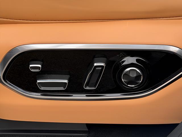 used 2025 Jeep Grand Cherokee car, priced at $49,999