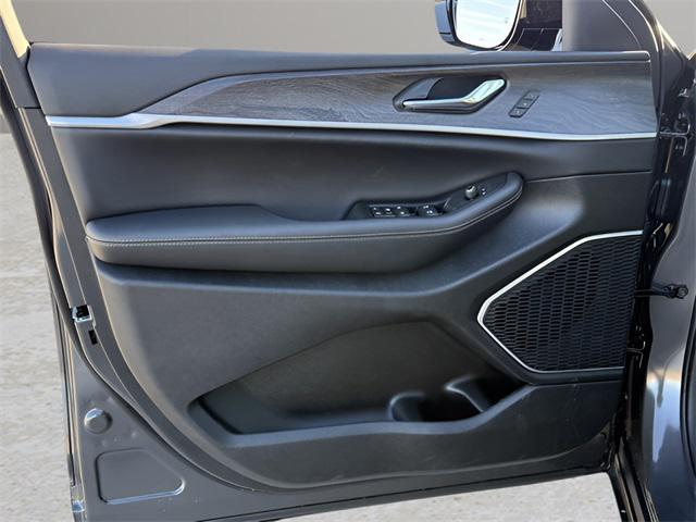 new 2026 Jeep Grand Cherokee car, priced at $48,212