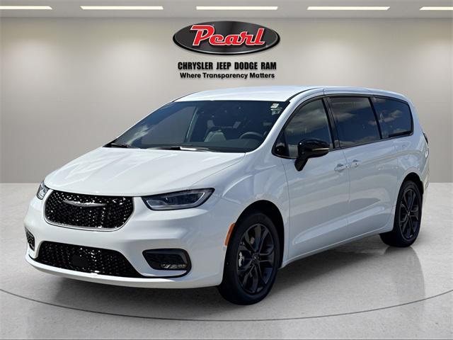 new 2026 Chrysler Pacifica car, priced at $41,387