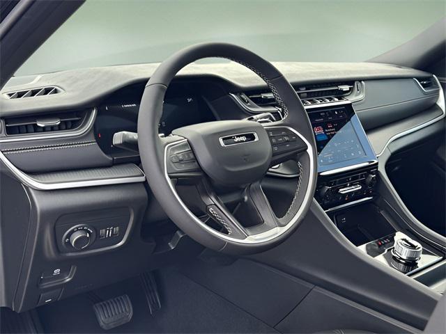 new 2025 Jeep Grand Cherokee L car, priced at $39,847