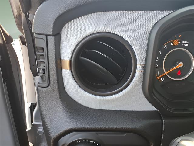 Silver Zynith Clearcoat 2024 Jeep Wrangler Willys