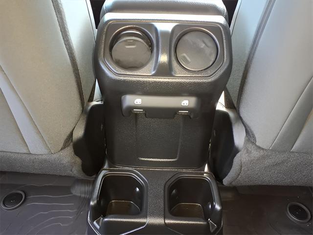 Silver Zynith Clearcoat 2024 Jeep Wrangler Willys