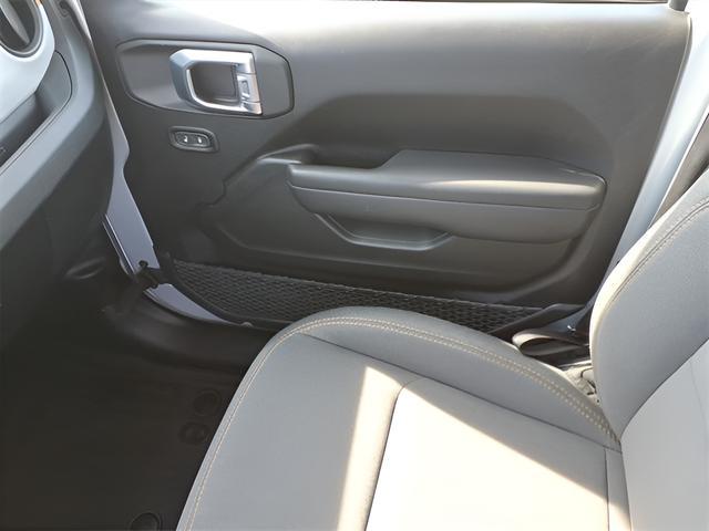 Silver Zynith Clearcoat 2024 Jeep Wrangler Willys