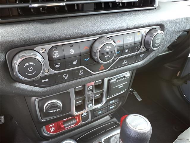 new 2025 Jeep Gladiator car, priced at $43,874