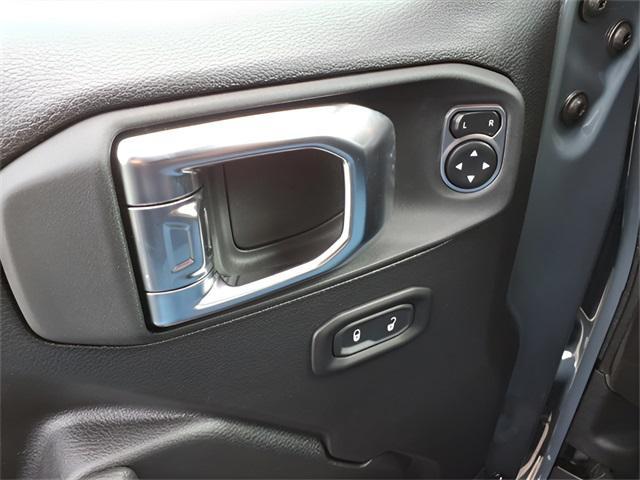 new 2025 Jeep Gladiator car, priced at $43,874