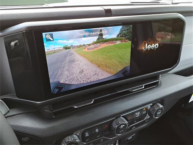 new 2025 Jeep Gladiator car, priced at $43,874