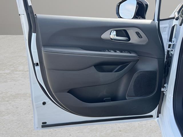 new 2027 Chrysler Pacifica car, priced at $49,331