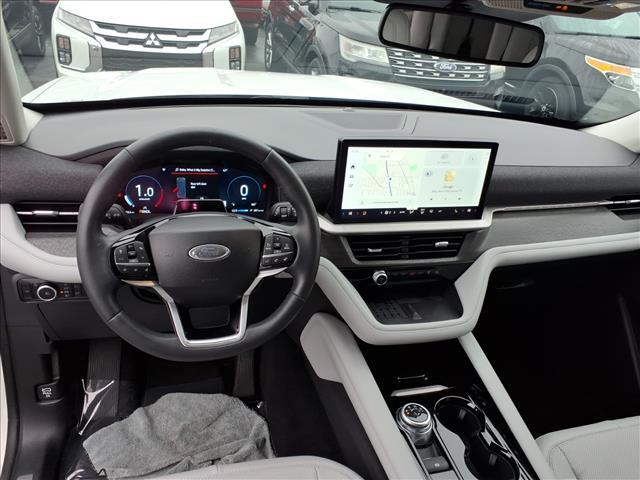 used 2025 Ford Explorer car