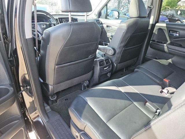 used 2022 Honda Pilot car, priced at $26,995