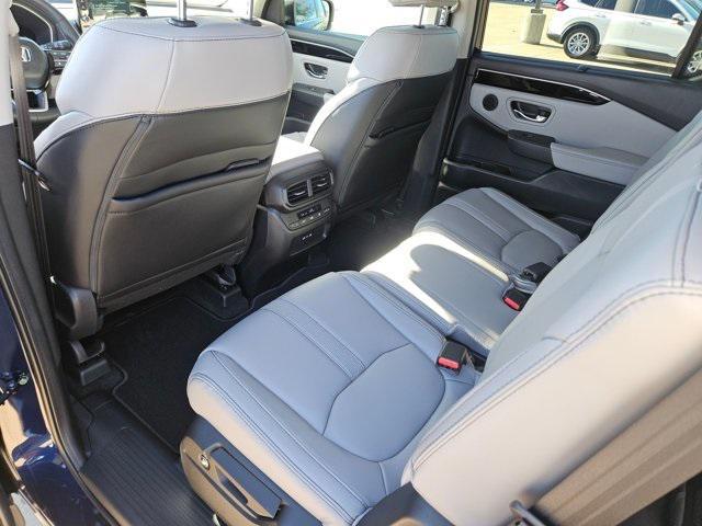 new 2025 Honda Pilot car, priced at $44,368