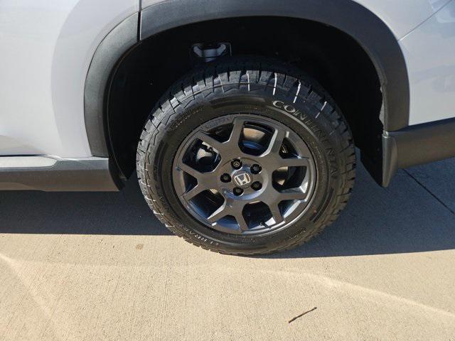 new 2025 Honda Pilot car, priced at $48,359