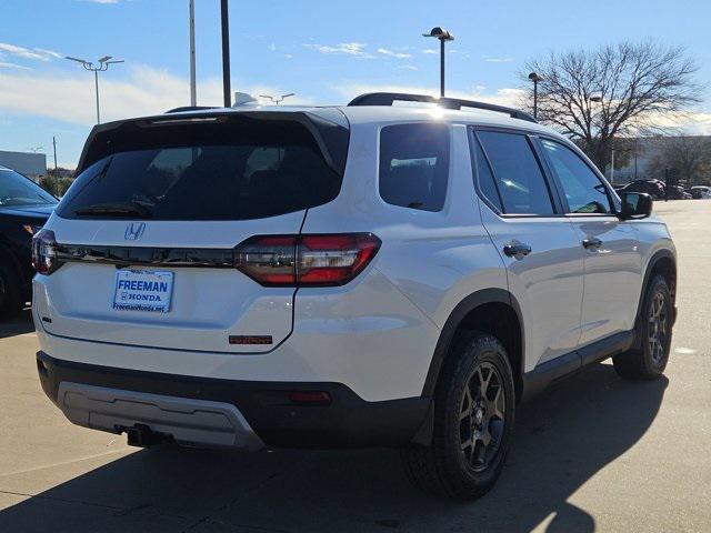 new 2025 Honda Pilot car, priced at $48,359