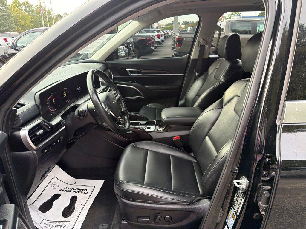 used 2025 Kia Telluride car, priced at $30,988