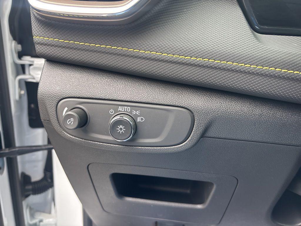 used 2024 Chevrolet TrailBlazer car, priced at $25,988