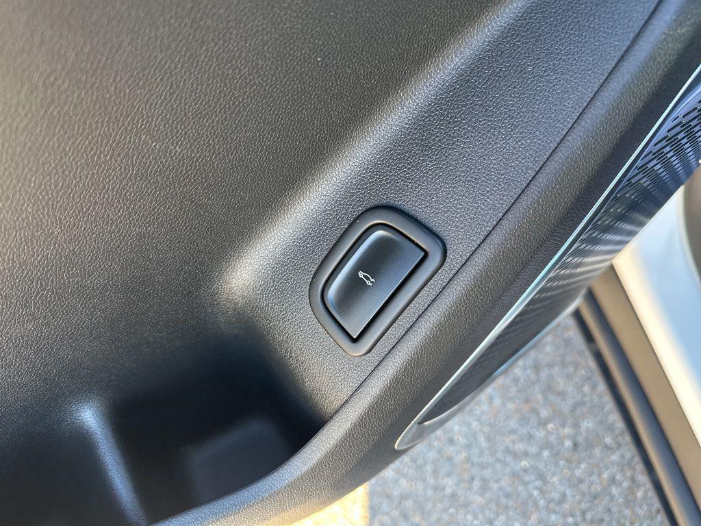 used 2025 GMC Acadia car, priced at $32,988