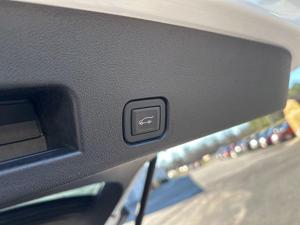 used 2025 GMC Acadia car, priced at $32,988