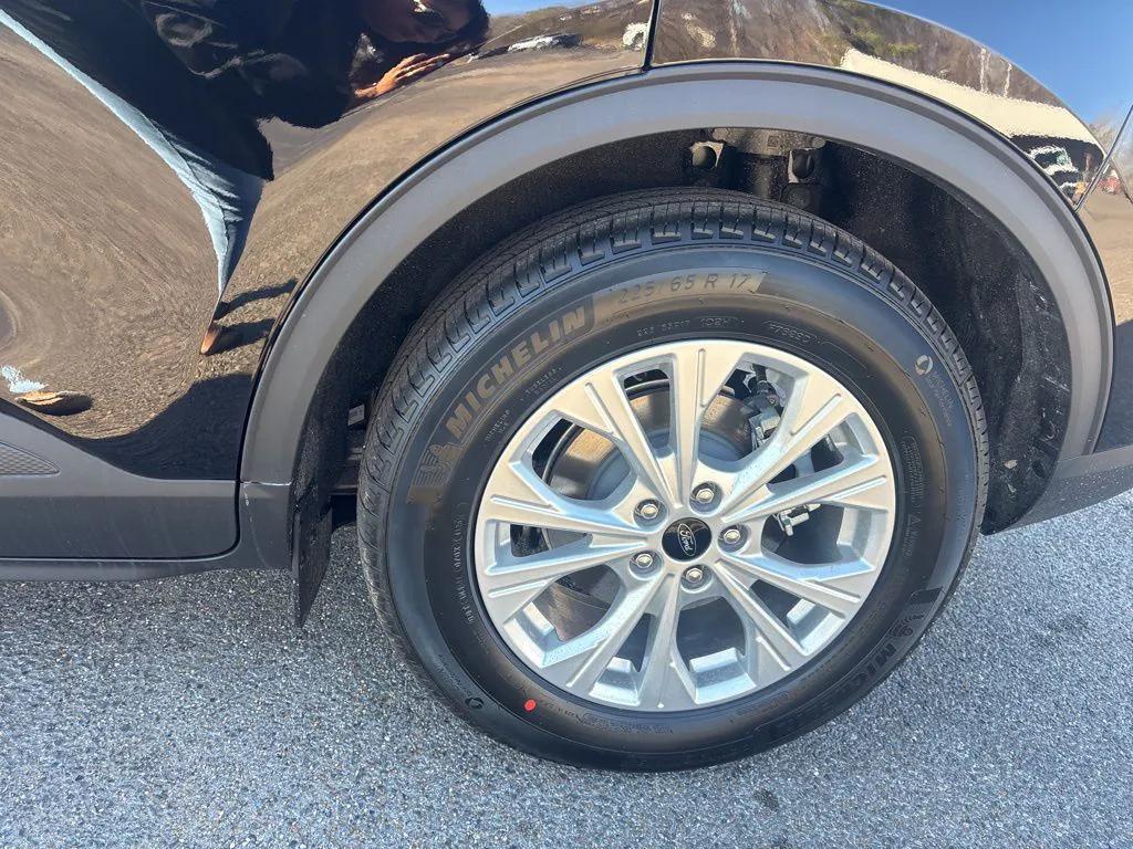 new 2026 Ford Escape car, priced at $31,656