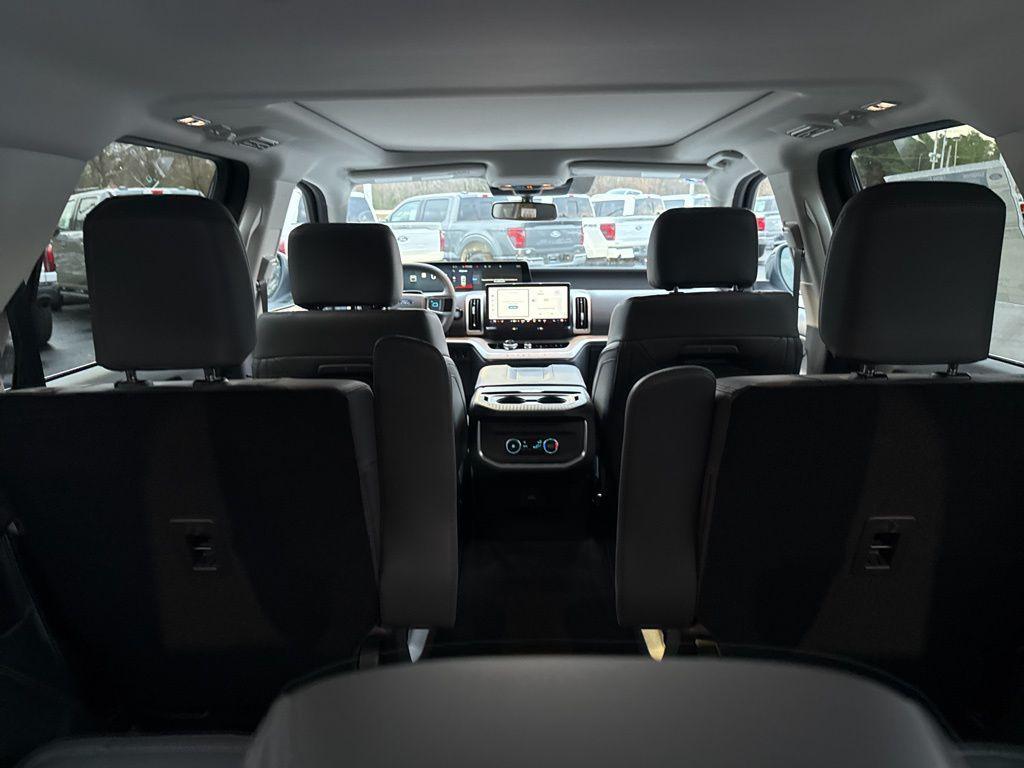 new 2025 Ford Expedition car, priced at $71,701