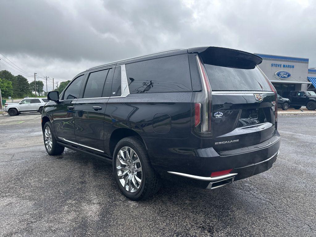 used 2021 Cadillac Escalade ESV car, priced at $47,988