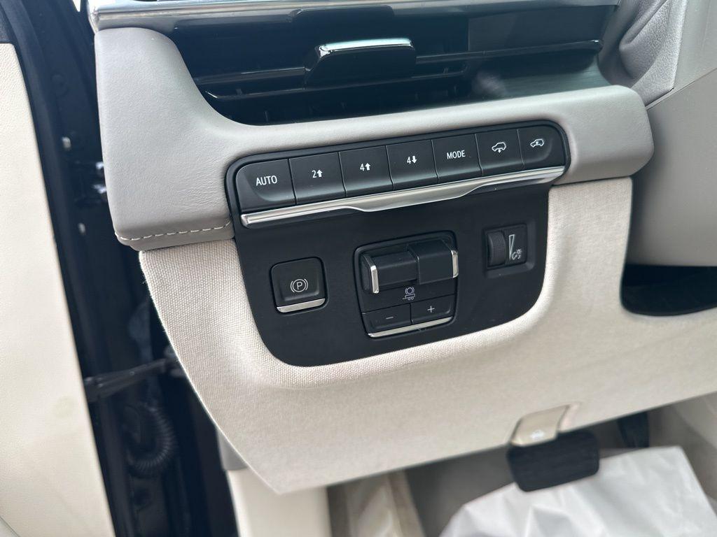 used 2021 Cadillac Escalade ESV car, priced at $47,988