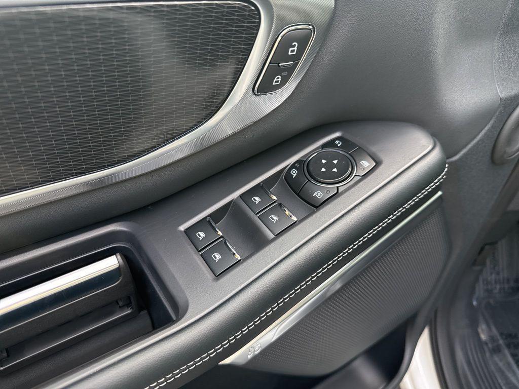 new 2025 Ford Expedition car, priced at $82,856