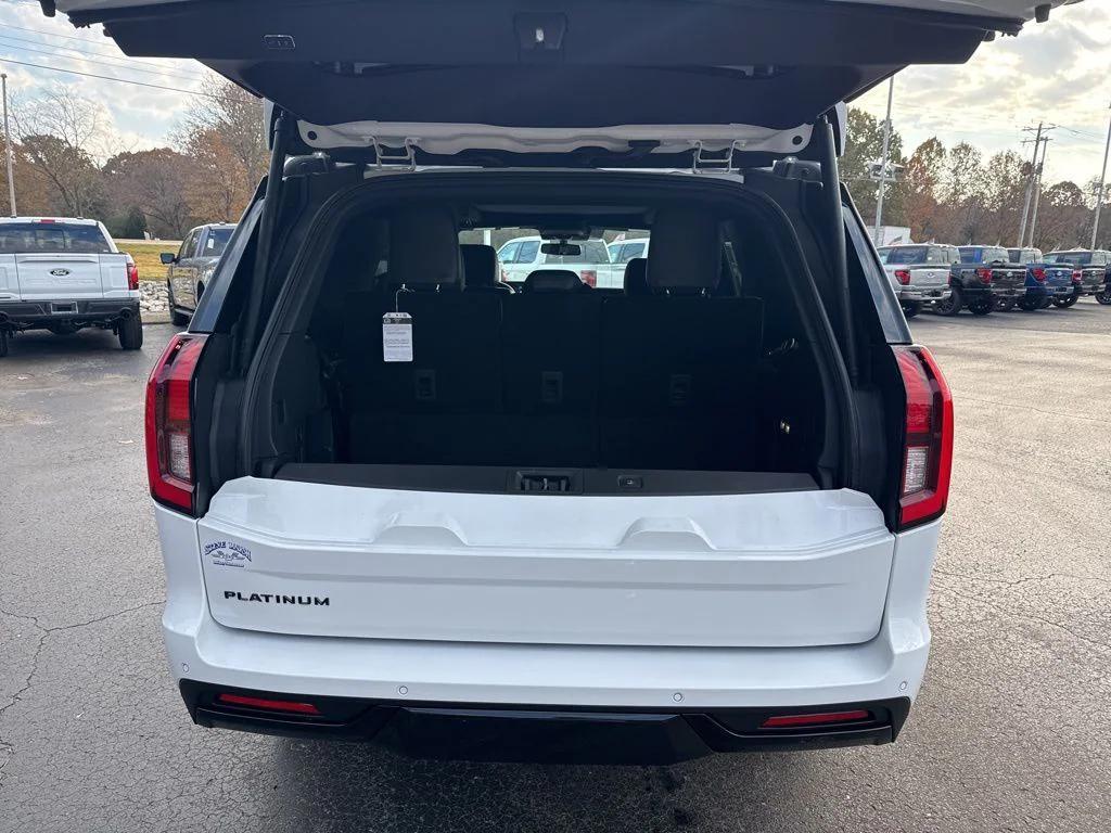 new 2025 Ford Expedition car, priced at $79,401