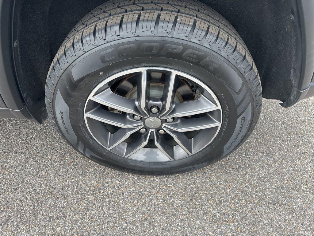 used 2018 Jeep Grand Cherokee car, priced at $16,181