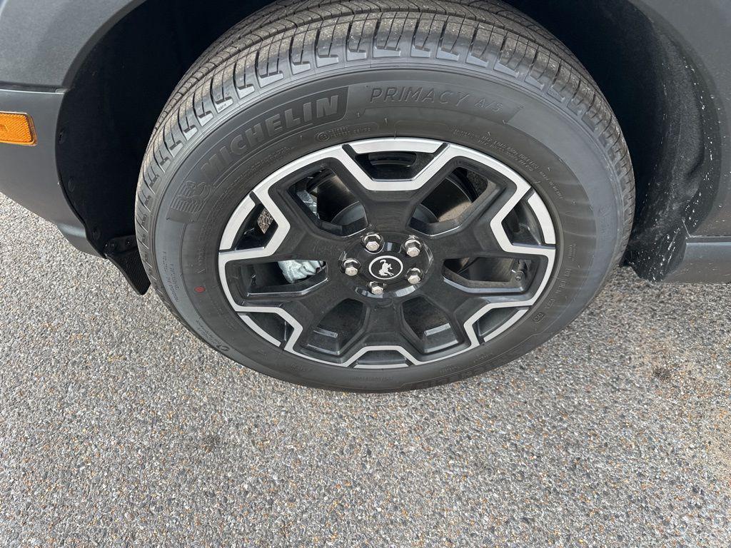 new 2025 Ford Bronco Sport car, priced at $38,924