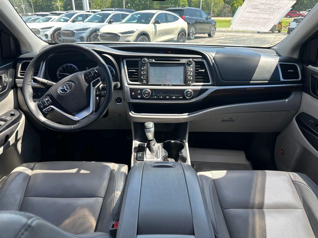 used 2016 Toyota Highlander car, priced at $16,988