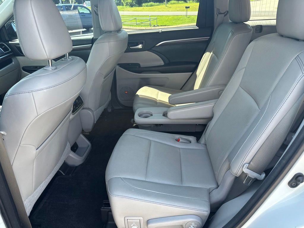 used 2016 Toyota Highlander car, priced at $16,988