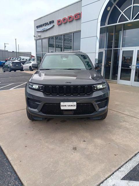 new 2025 Jeep Grand Cherokee car, priced at $40,999