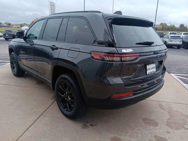 new 2025 Jeep Grand Cherokee car, priced at $40,999