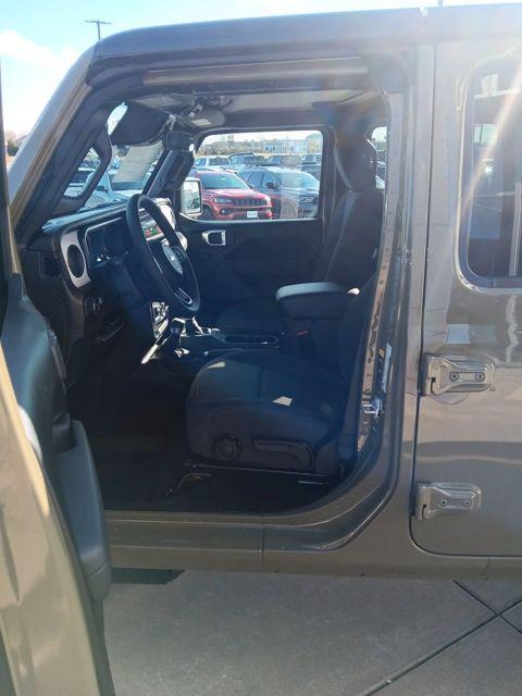 new 2026 Jeep Gladiator car, priced at $45,987