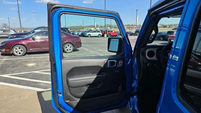 new 2025 Jeep Wrangler car, priced at $37,986