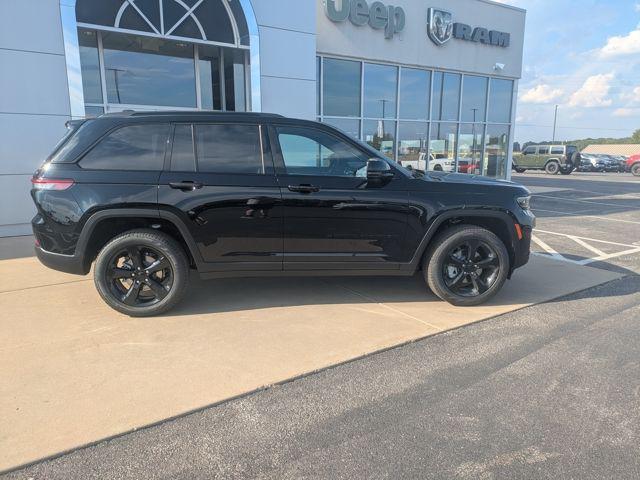 new 2025 Jeep Grand Cherokee car, priced at $42,988