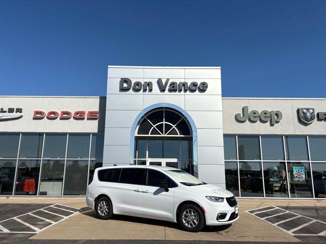 new 2026 Chrysler Pacifica car, priced at $38,486