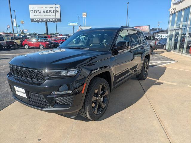 new 2025 Jeep Grand Cherokee car, priced at $42,488