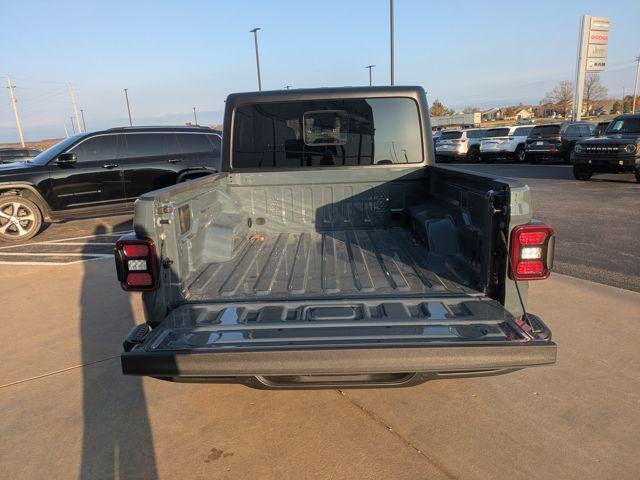 new 2026 Jeep Gladiator car, priced at $45,999