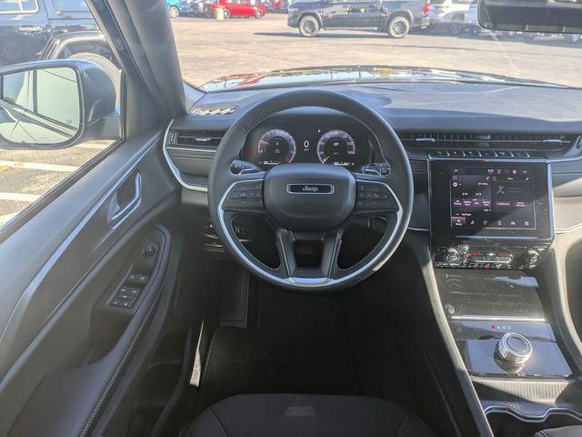 new 2025 Jeep Grand Cherokee car, priced at $37,795