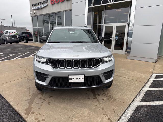 new 2025 Jeep Grand Cherokee car, priced at $37,595
