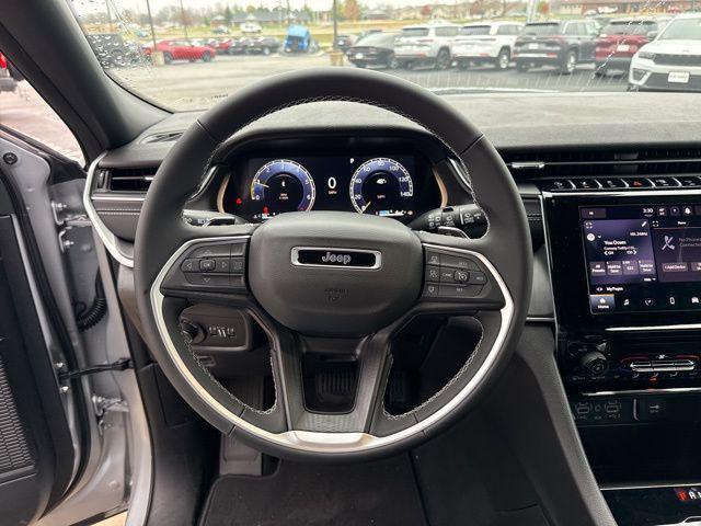 new 2025 Jeep Grand Cherokee car, priced at $37,595