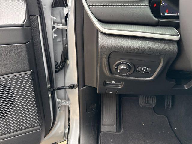 new 2025 Jeep Grand Cherokee car, priced at $37,595