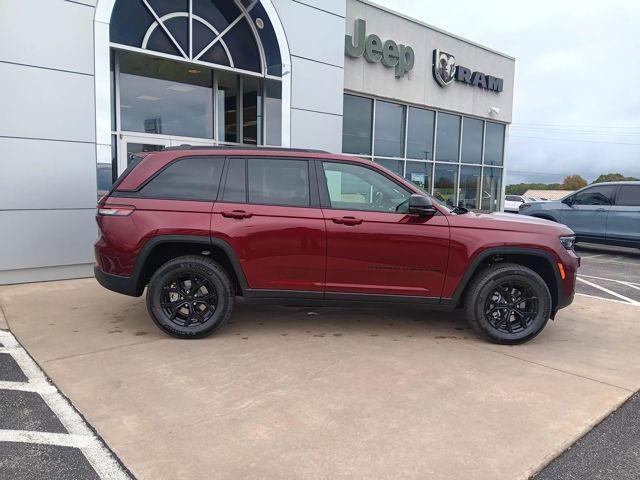 new 2025 Jeep Grand Cherokee car, priced at $40,999